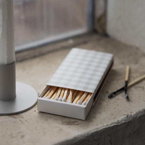 Rutan tändstickor från Storefactory, greige