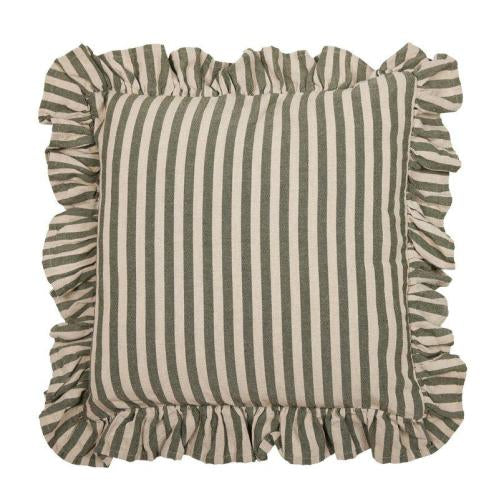 Svea kuddfodral från Fondaco, randig beige/grön 45x45 cm