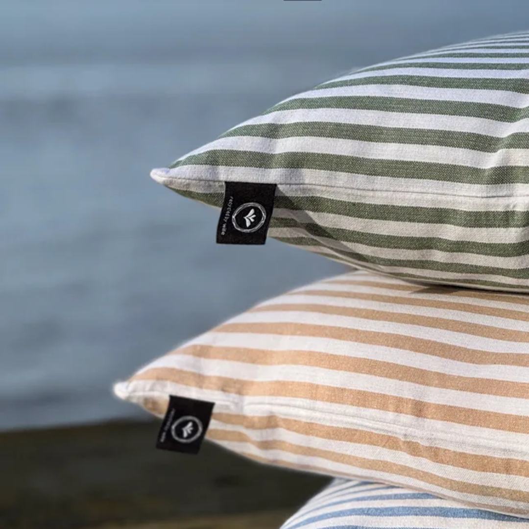 Kuddfodral Melker, från Recycling by Wille, randig ,vit/beige