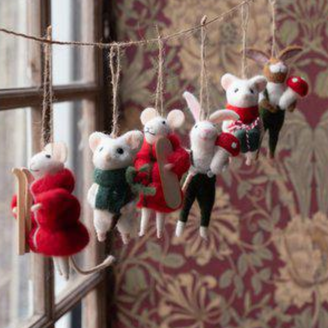 Kanin med svamp i ull från Wikholm Form, vit