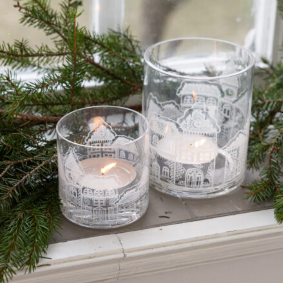 Byhult ljuslykta från Storefactory, mellan