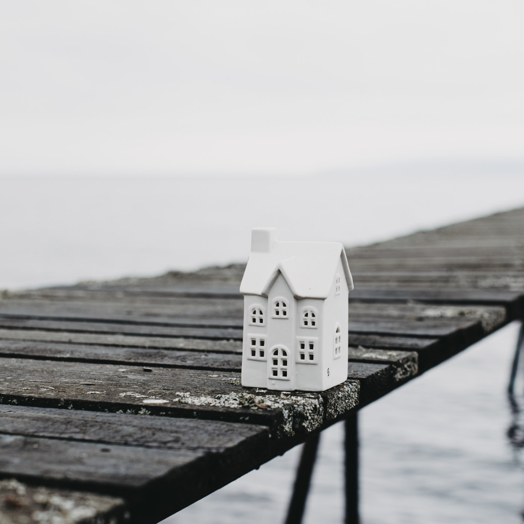 Ljushus Julbyn nr 2 från Storefactory, vit