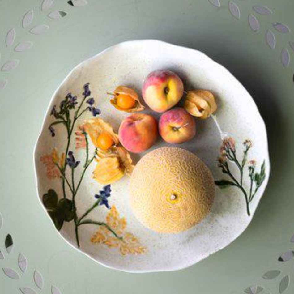 Malva skål från Wikholm Form med blommor