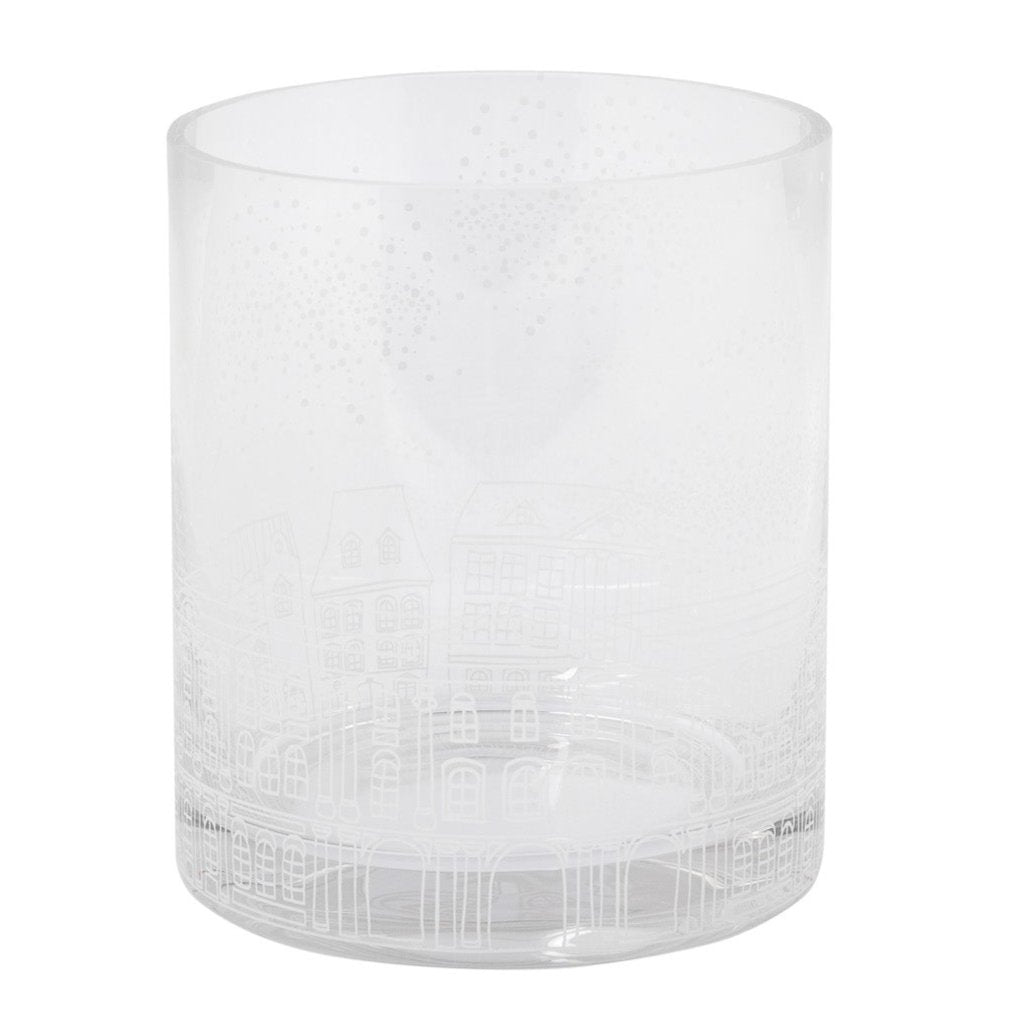 Hus ljuslykta från Storefactory, mellan