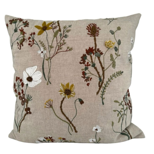 Broderad kudde från Miljögården, blommigt, inredningsbutik Kalmar, inredning, lantligt, lantlig inredning, Heminredning, kuddfodral
