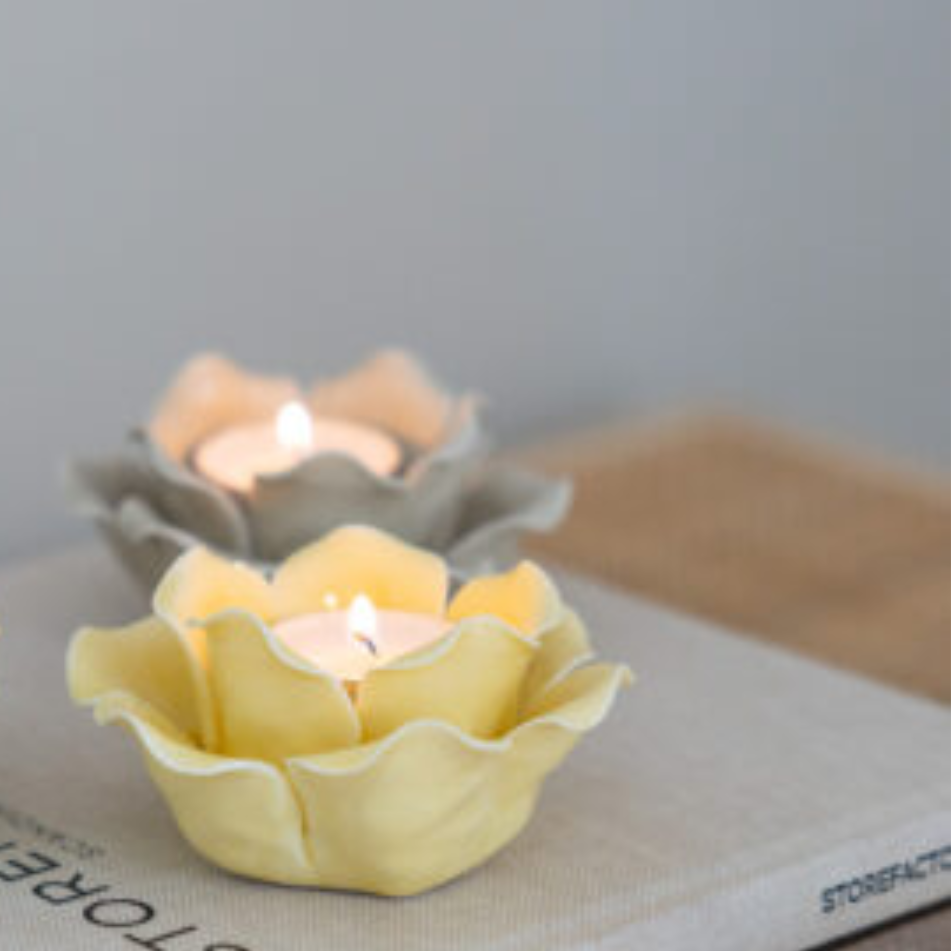 Grönska ljuslykta från Storefactory, ljusgul