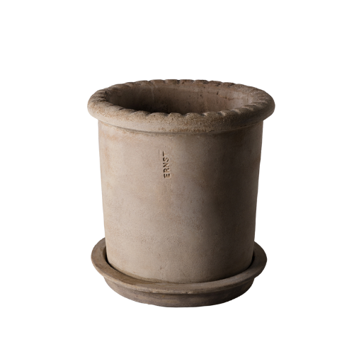 Kruka med fat, terracotta från Ernst Form, mellan