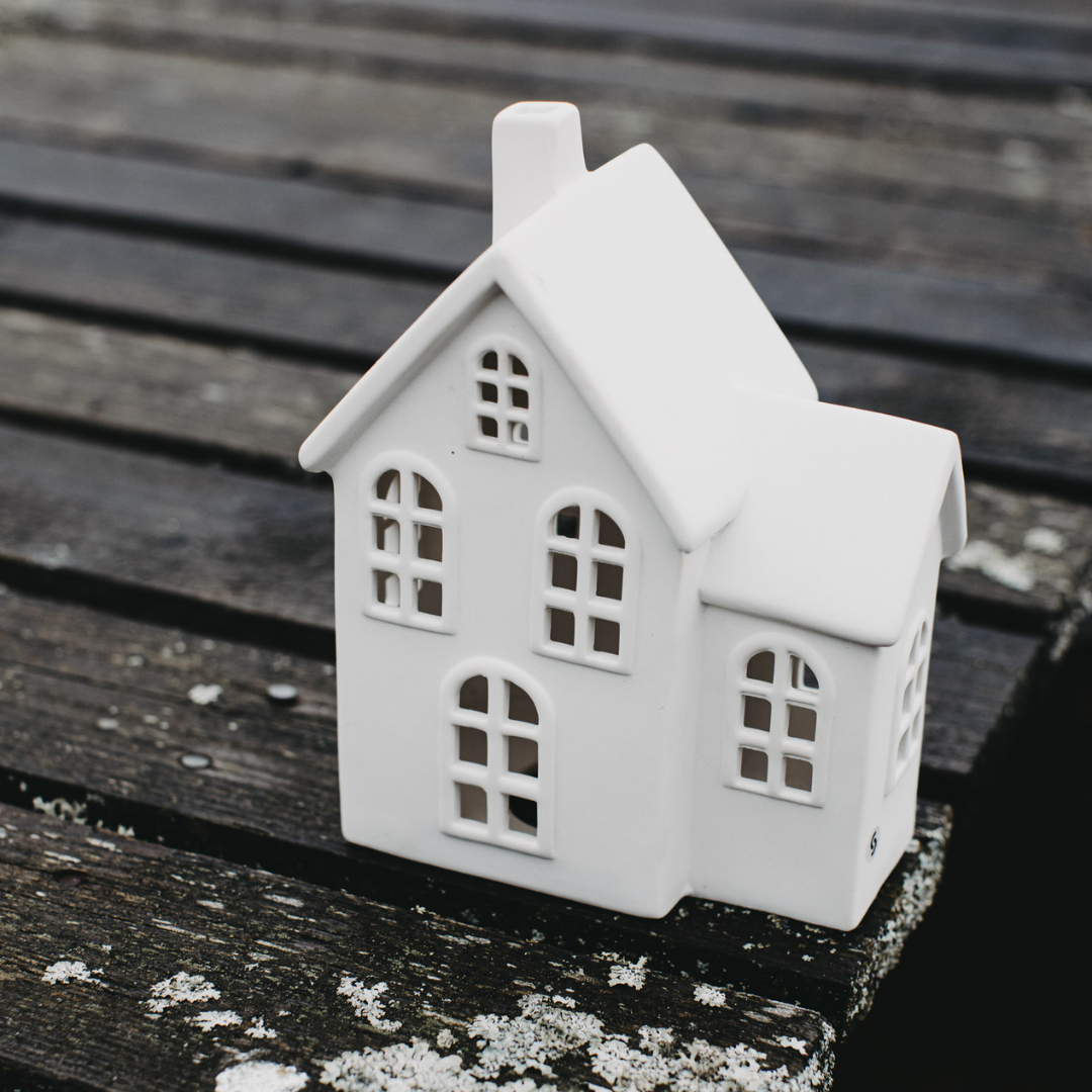 Ljushus Julbyn nr 4 från Storefactory, vit