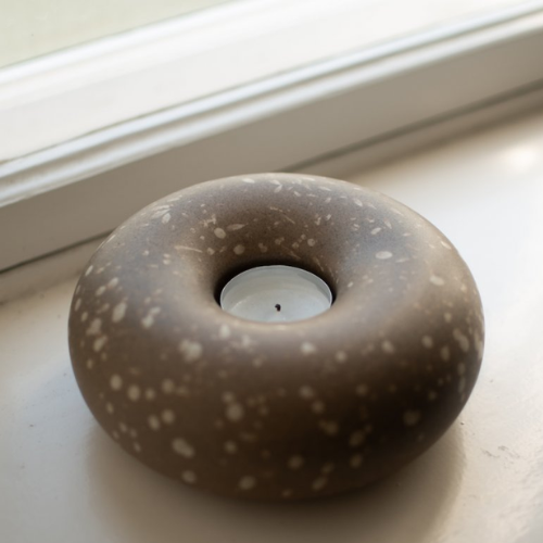 Ljuslykta Float från DBKD, brown dot dekoration ljus