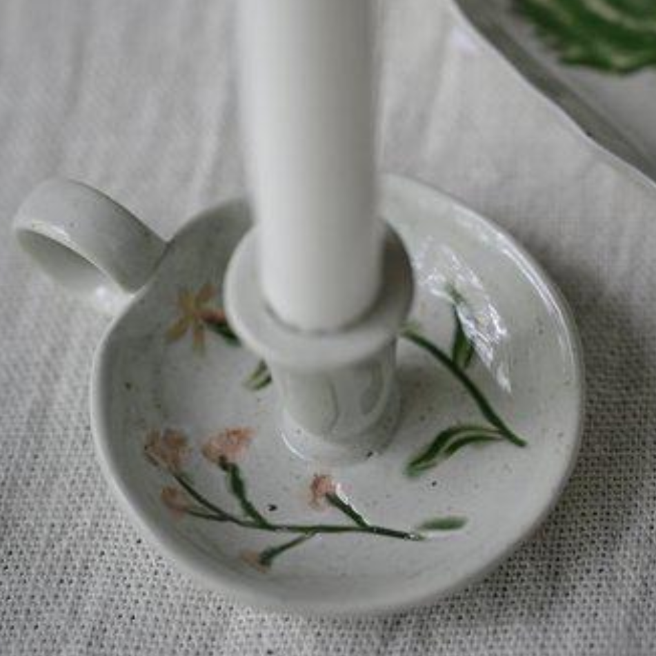 Malva ljusstake från Wikholm Form med blommor